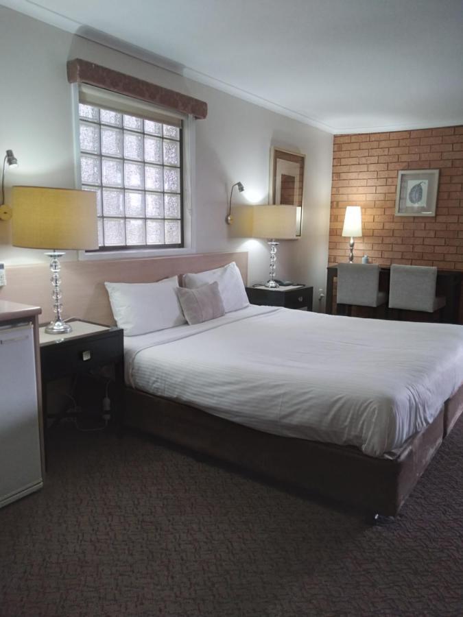 Bristol Hill Motor Inn แมรีโบโร ภายนอก รูปภาพ