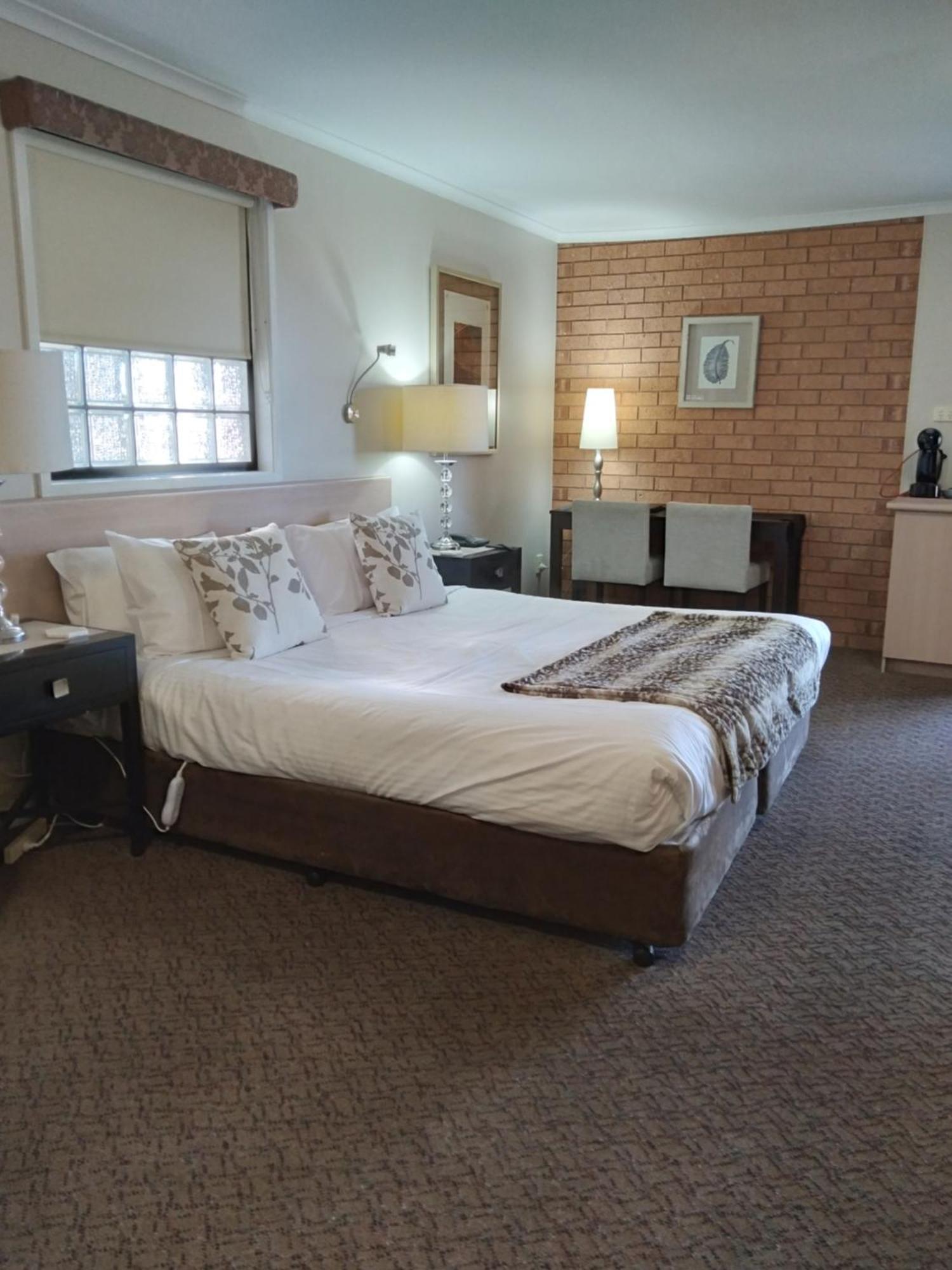 Bristol Hill Motor Inn แมรีโบโร ภายนอก รูปภาพ