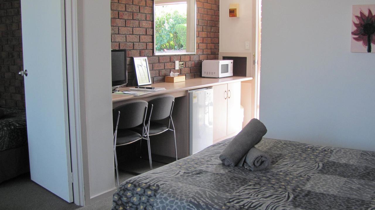 Bristol Hill Motor Inn แมรีโบโร ภายนอก รูปภาพ