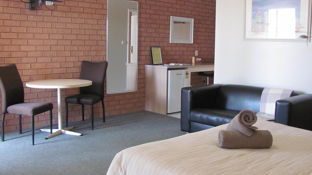 Bristol Hill Motor Inn แมรีโบโร ภายนอก รูปภาพ
